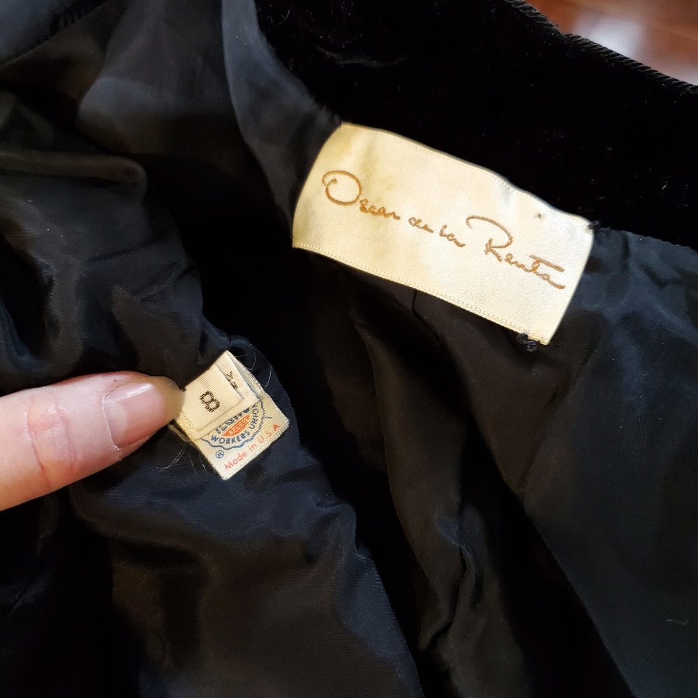 Vintage Oscar de la Renta velvet beaded jacket - Picture 4 of 8
